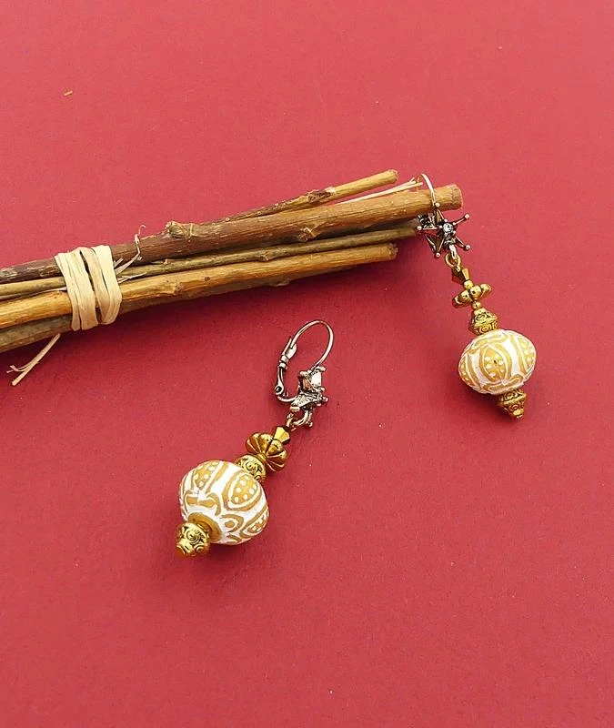 Pendientes vintage, vidrio, metal dorado, strass – photo 3